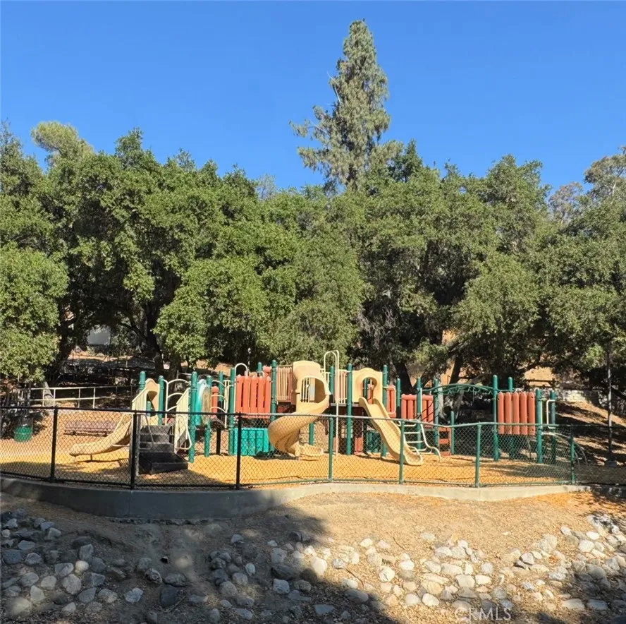 Sylmar, California 91342, United States, 2 Bedrooms Bedrooms, ,1 BathroomBathrooms,Residential,Active,189742