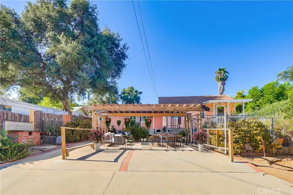 Sylmar, California 91342, United States, 2 Bedrooms Bedrooms, ,1 BathroomBathrooms,Residential,Active,189742