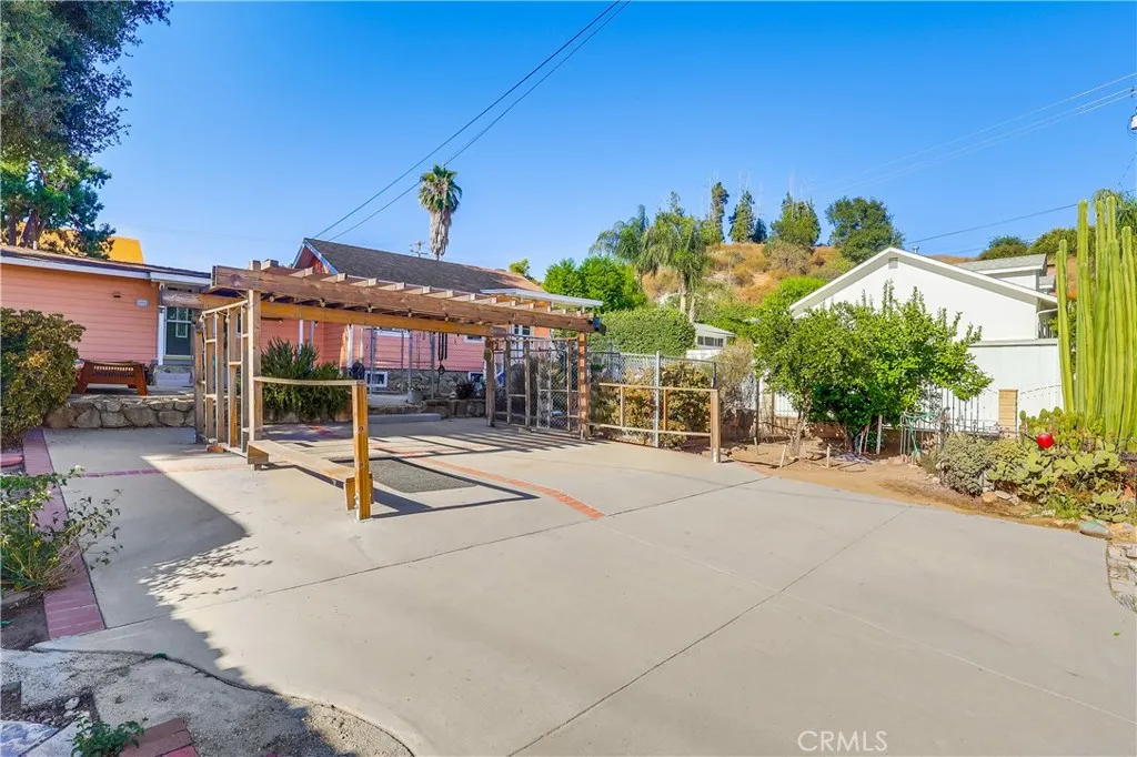 Sylmar, California 91342, United States, 2 Bedrooms Bedrooms, ,1 BathroomBathrooms,Residential,Active,189742