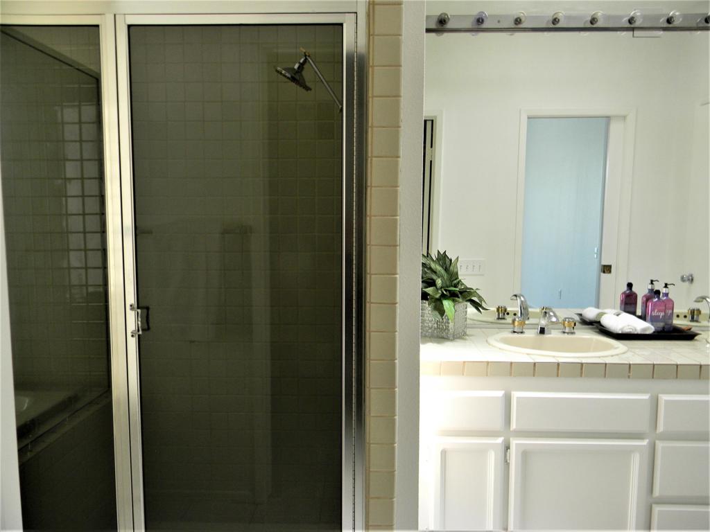 Lake Mirage Racquetball Club - Residential Lease