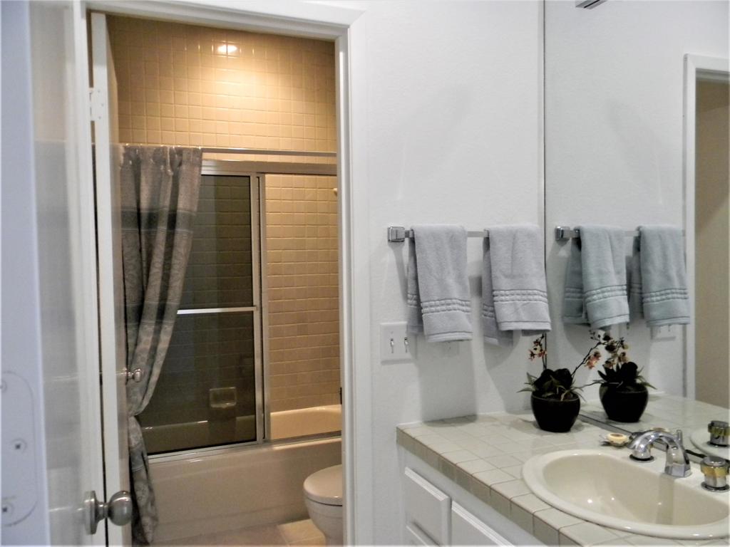 Lake Mirage Racquetball Club - Residential Lease