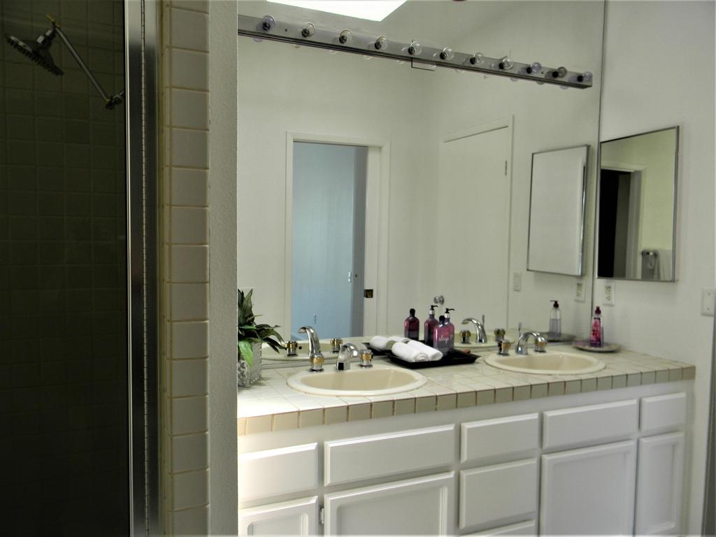 Lake Mirage Racquetball Club - Residential Lease