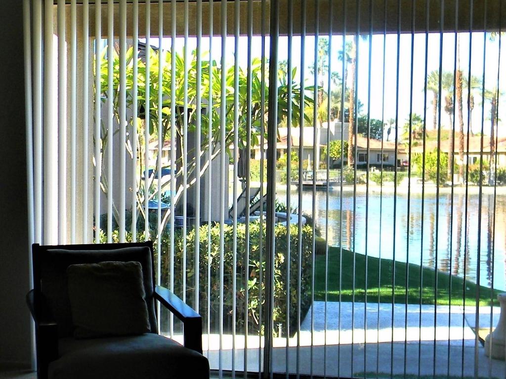 Lake Mirage Racquetball Club - Residential Lease