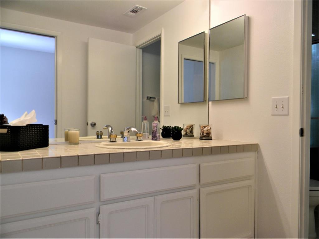 Lake Mirage Racquetball Club - Residential Lease