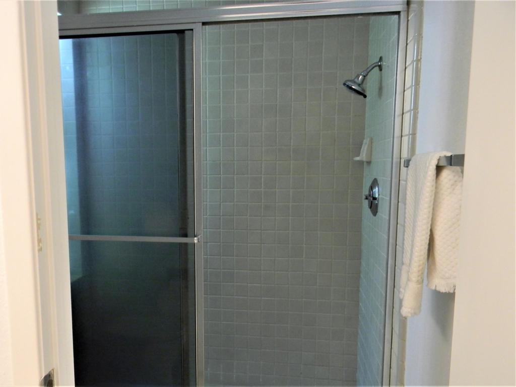 Lake Mirage Racquetball Club - Residential Lease