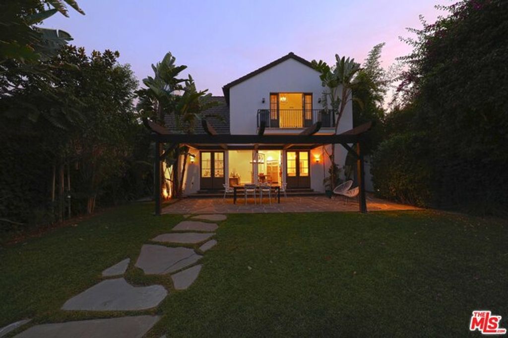 listing image 130726442097528841368