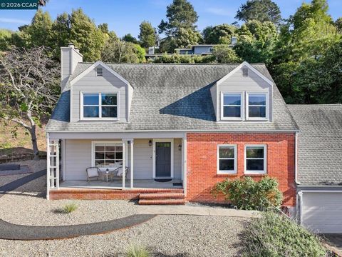 Photo of 9 Clotilda Ct Ct, Mill Valley, CA 94941 (MLS # 41126896)