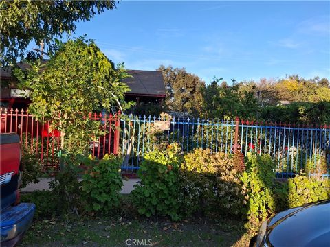 Photo of 8024 Katherine, Panorama City, CA 91402 (MLS # SR25277433)