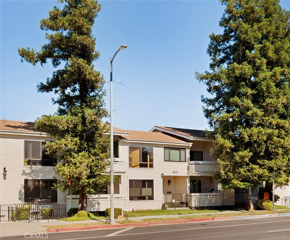 4500 Whitsett Avenue 5