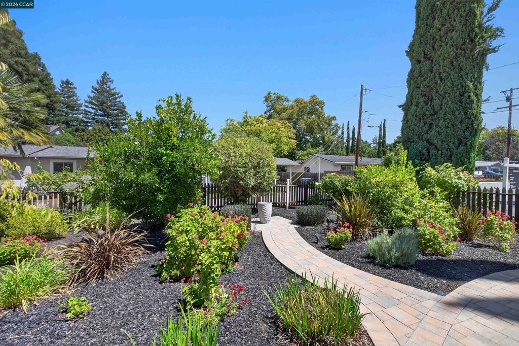 42 Mayo Ln Ln, Walnut Creek CA 94597
