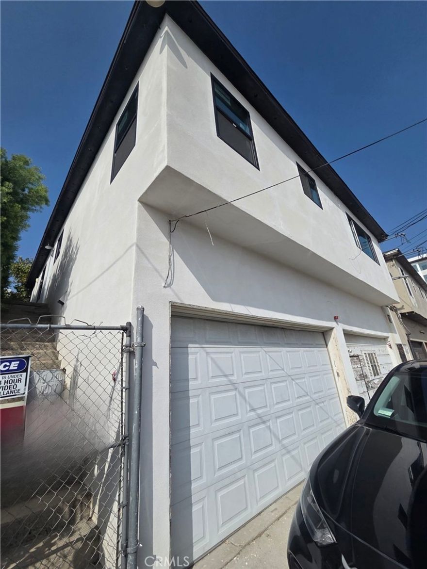 Prime Silver Lake Investment Opportunity!



Remodeled duplex with two 1-bed/1-bath units totaling 1,445 sq. ft. Includes approved RTI plans to build two new 3-bed/2.5-bath luxury units (3,608 sq. ft. total). Panoramic views of Downtown LA, Hollywood Sign, and Griffith Observatory.



Ideal for investors or developers, with potential for two additional ADUs by converting the garage. Located in one of Silver Lake’s most desirable areas.



Motivated seller—all blueprints and plans included.



?? Call listing agent for details and showings—don’t miss this rare opportunity!