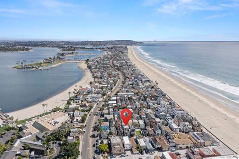 Photo of 749 Zanzibar Ct Ct, San Diego, CA 92109 (MLS # 260009524SD)