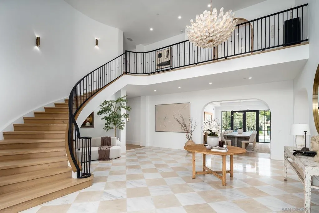 Rancho Santa Fe, California 92067, United States, 5 Bedrooms Bedrooms, ,9 BathroomsBathrooms,Residential,Active,242328