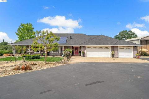 Photo of 2767 Canoe St, Copperopolis, CA 95228 (MLS # 41129544)