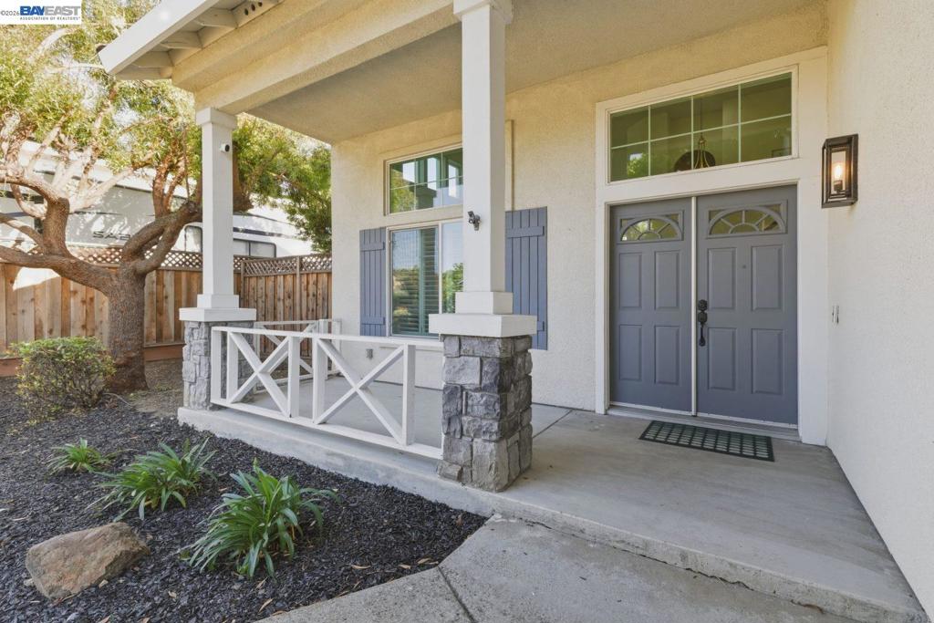 5689 Mollie Cir