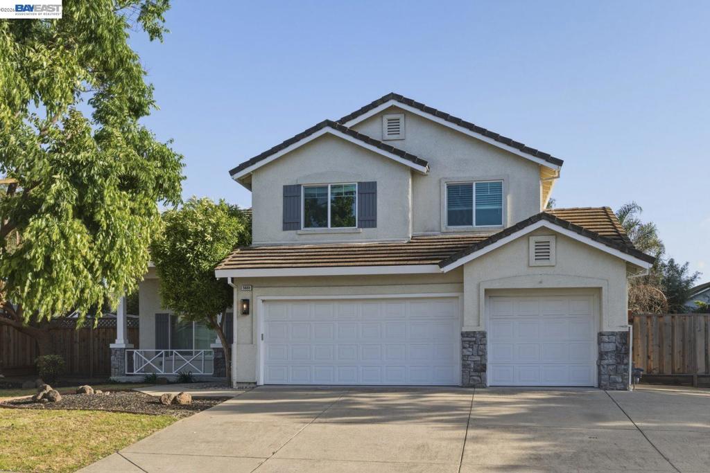 5689 Mollie Cir