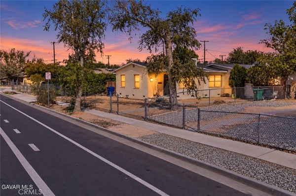 45348 10TH ST W, LANCASTER, CA 93534 - Image aa2fbfe54183a09bafa2bf047085140a/3194032372