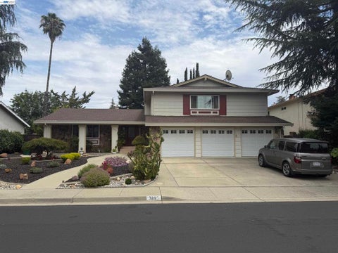 Photo of 3885 Aragon Lane Ln, San Ramon, CA 94583 (MLS # 41141785)