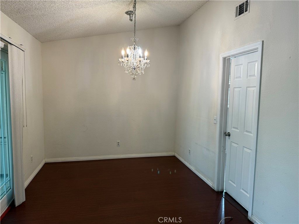 listing image 130724171335379845085