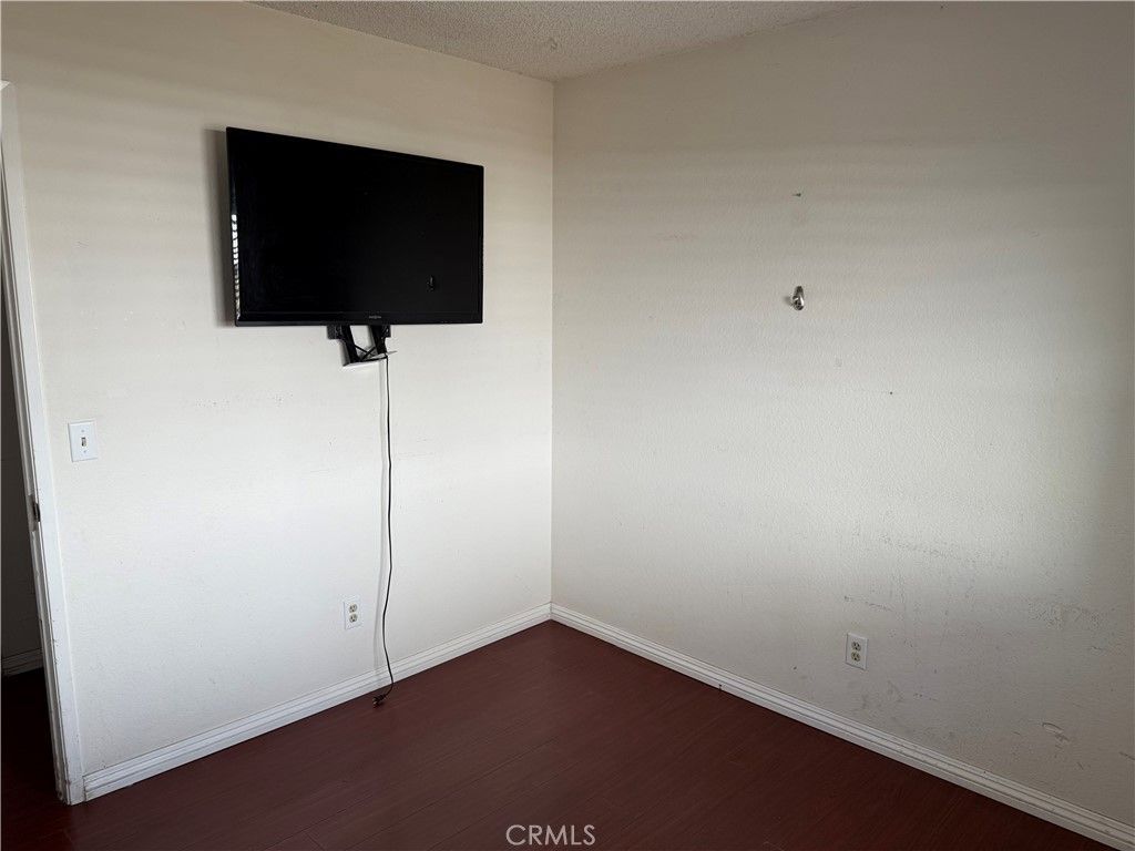 listing image 130726256644826171982