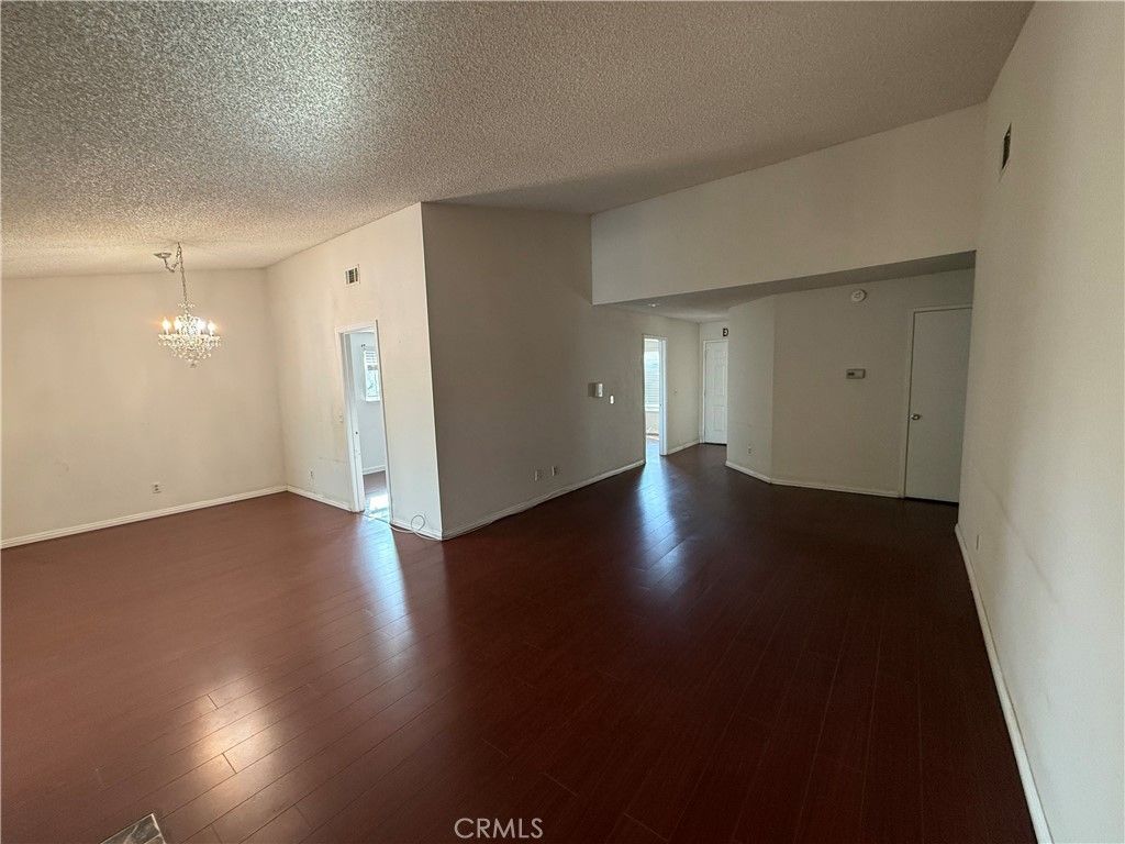 listing image 130725598574229683362