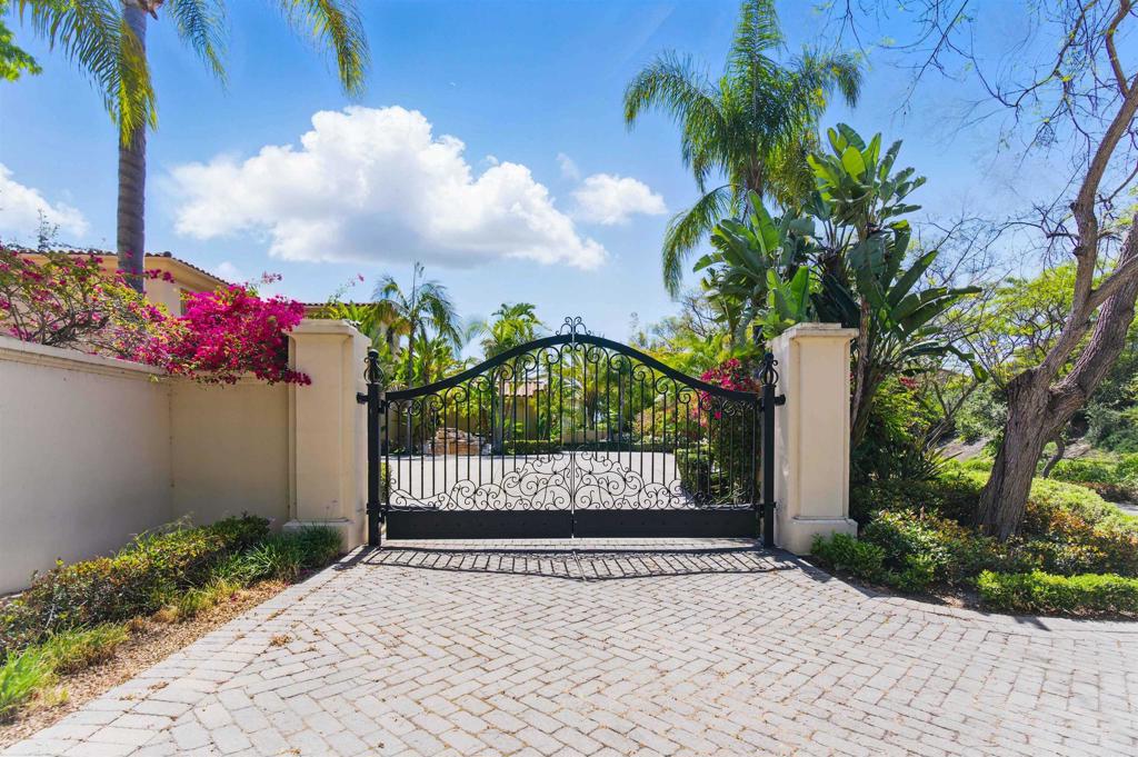 2890 Gate Fifteen Place