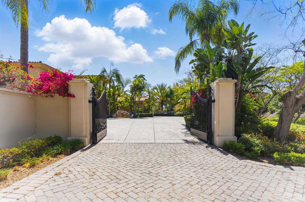 2890 Gate Fifteen Place
