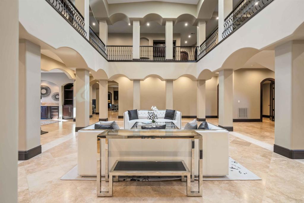 2890 Gate Fifteen Place