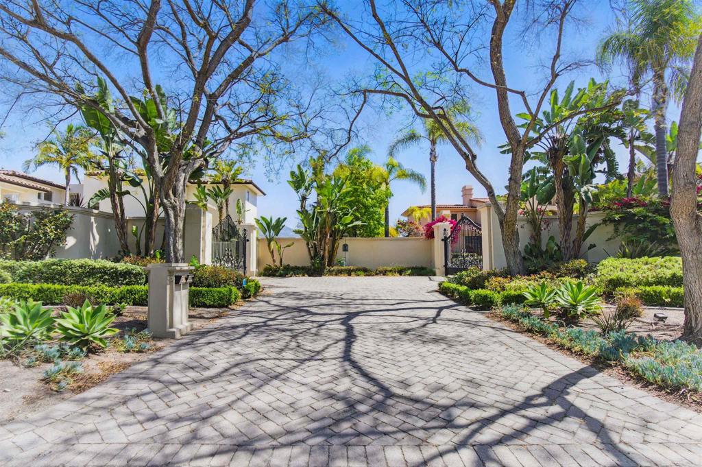 2890 Gate Fifteen Place