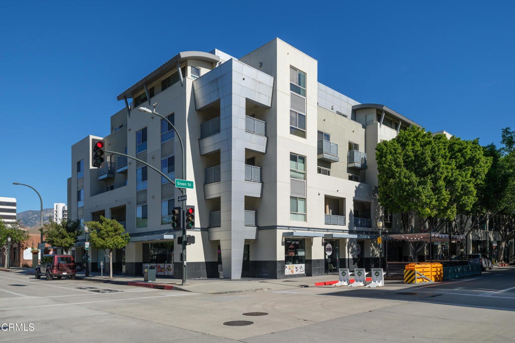 159 W Green Street
