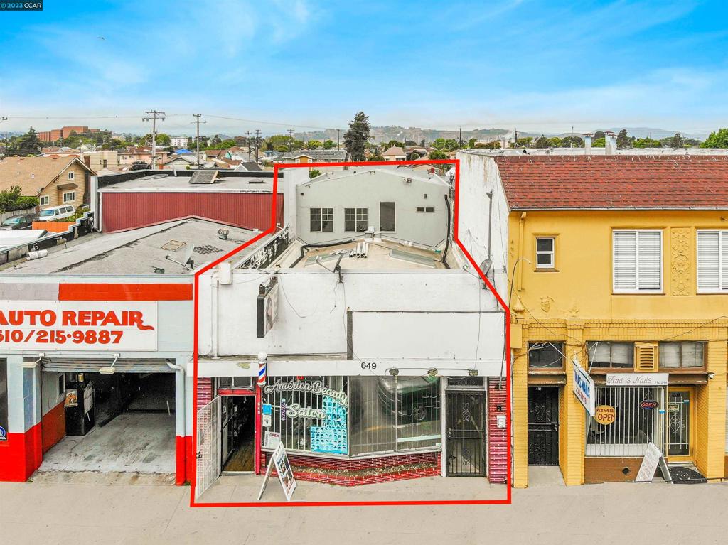 SELLER FINANCING AVAILABLE! Great income opportunity for owner/user, or investor, right in the bustling heart of the city w/ constant pedestrian and vehicular traffic! Two separate units (potentially 3). This property has excellent live-work space complete with a fully operational hair salon w/ 1/2 bath on the left and a vacant mixed-use unit on the right --ready for your dream business, equipped with a lobby, work area and LARGE warehouse-like space w/ vaulted ceilings and auto-roll up door, storage room, and renovated kitchen. The upstairs offers additional living/work space, for a third potential tenant equipped w/ a beautifully renovated full bath. The possibilities are endless with this building and best of all, it's turn-key! Act fast, this one won't last long! Zoned CM-3