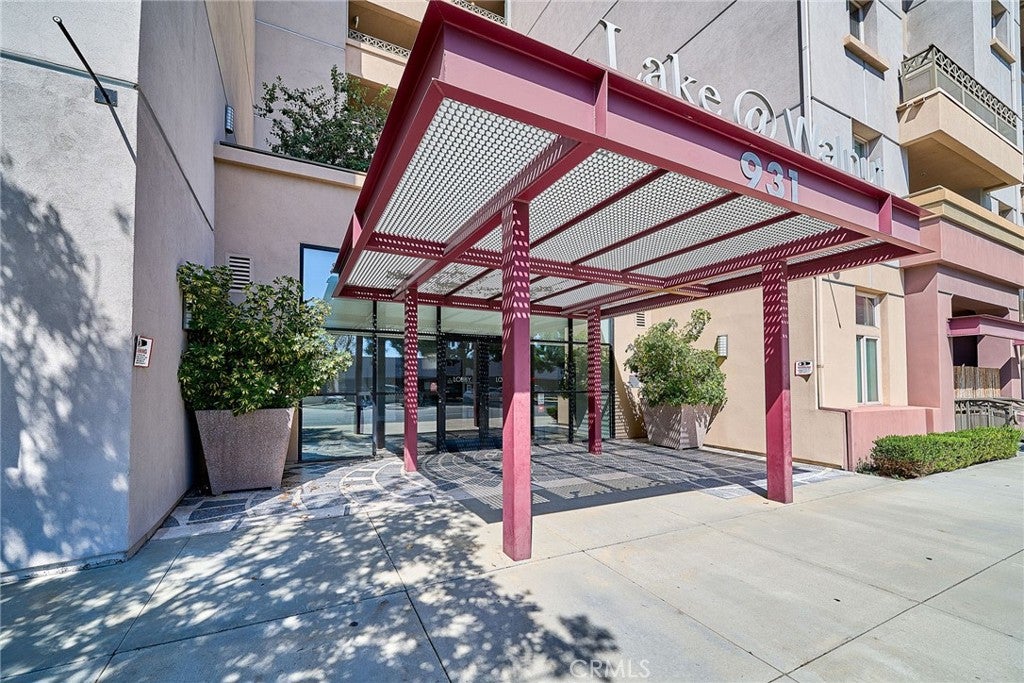 931 E Walnut 607