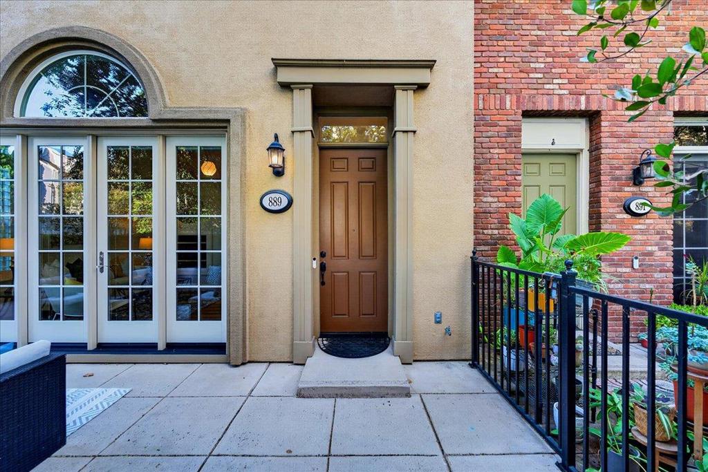 889 Georgetown Place