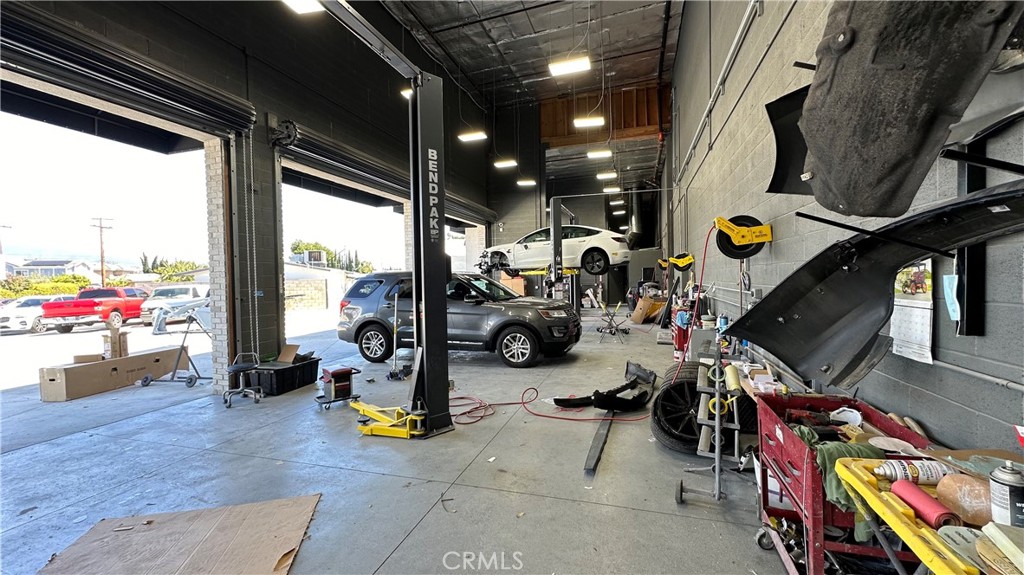 9350 Lower Azusa Road