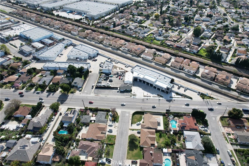 9350 Lower Azusa Road