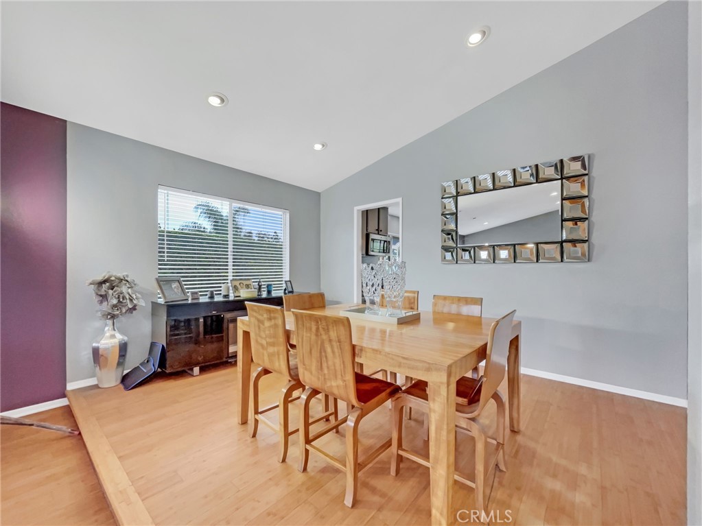 51 Rolling Hills Dr