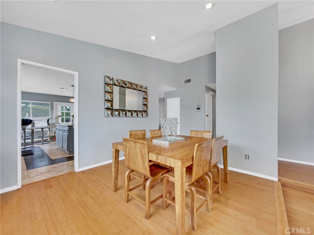 51 Rolling Hills Dr