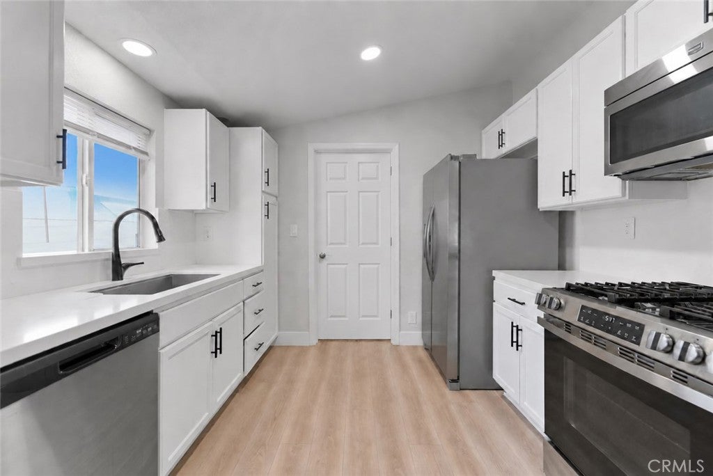 332 S Ramona