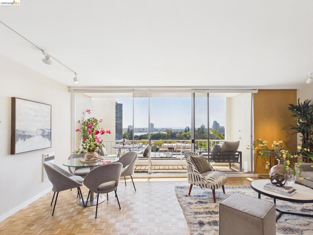 320 Lee St 702