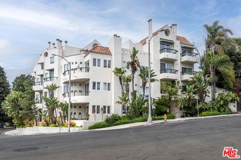Photo of 15425 ANTIOCH Street #202, Pacific Palisades, CA 90272 (MLS # 26668449)