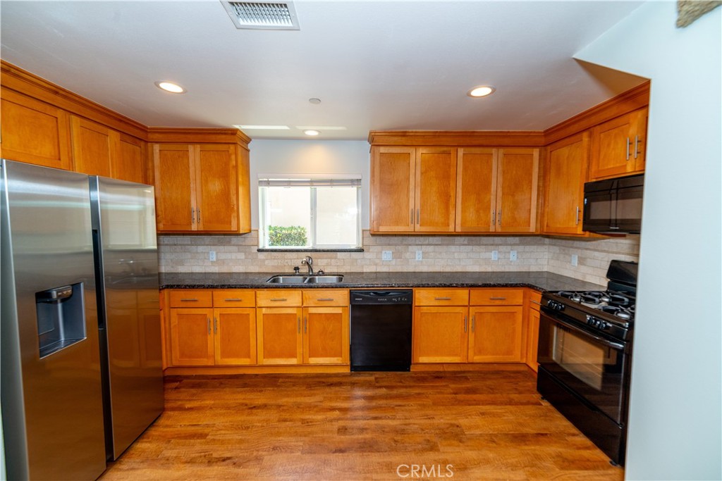 Properties 2 527 Hazel Street A