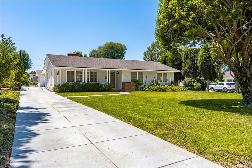 926 West Valencia Mesa Drive