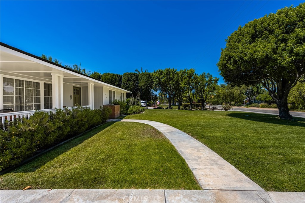 926 West Valencia Mesa Drive