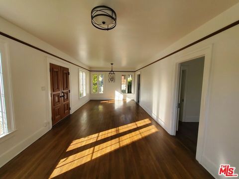 Photo of 2666 Cimarron Street, Los Angeles, CA 90018 (MLS # 26660235)