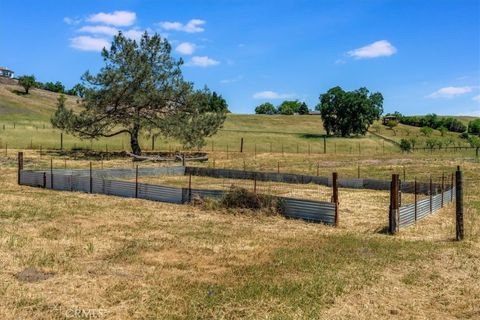 Tiny photo for 9289 Santa Margarita Rd, Atascadero, CA 93422 (MLS # NS26073578)