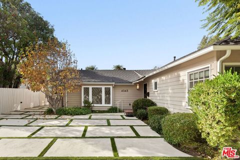 Photo of 4343 Noble Avenue, Sherman Oaks, CA 91403 (MLS # 26658845)