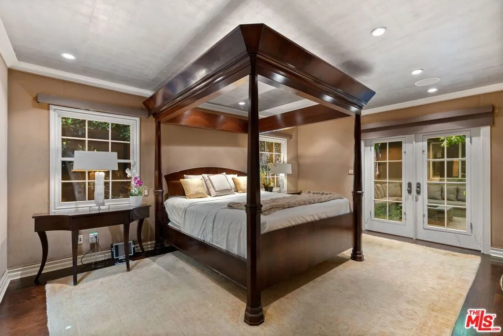 West Hollywood, California 90069, United States, 2 Bedrooms Bedrooms, ,2 BathroomsBathrooms,Residential,Active,137472