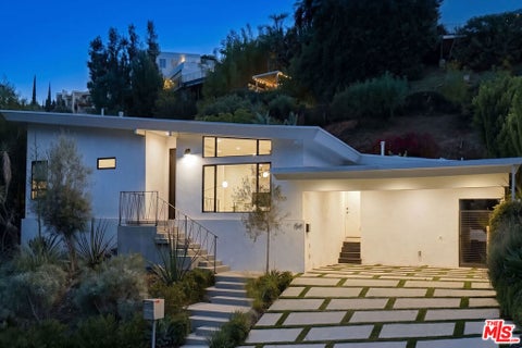 Photo of 1541 Rising Glen Road, Los Angeles, CA 90069 (MLS # 26846925)