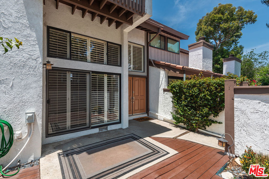6265 Canoga Avenue 38
