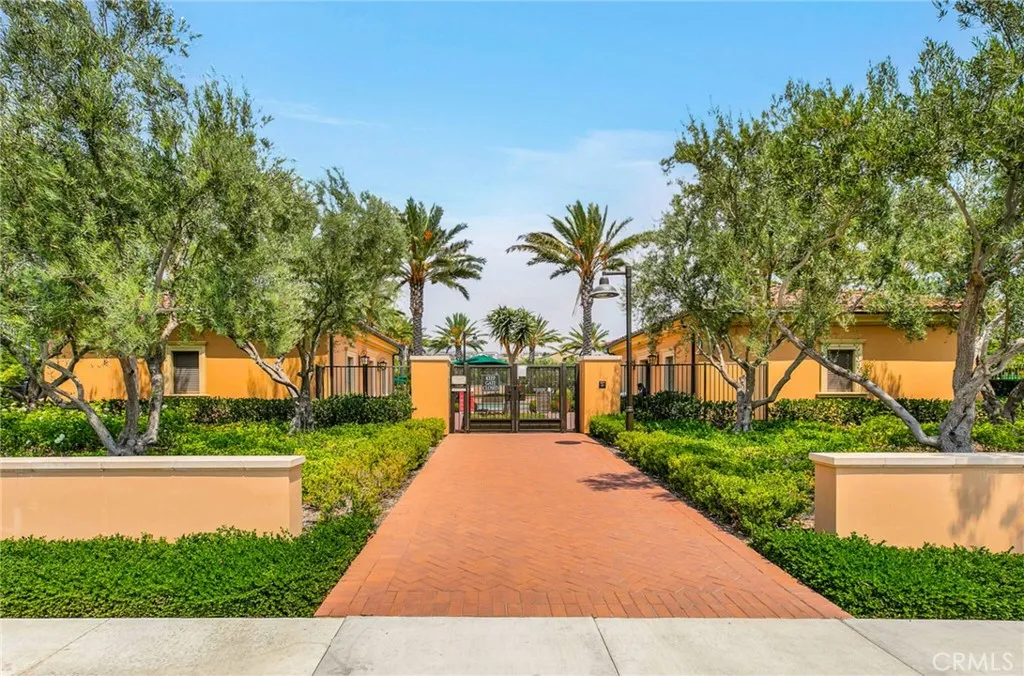 Irvine, California 92618, United States, 4 Bedrooms Bedrooms, ,3 BathroomsBathrooms,Residential,Active,193169